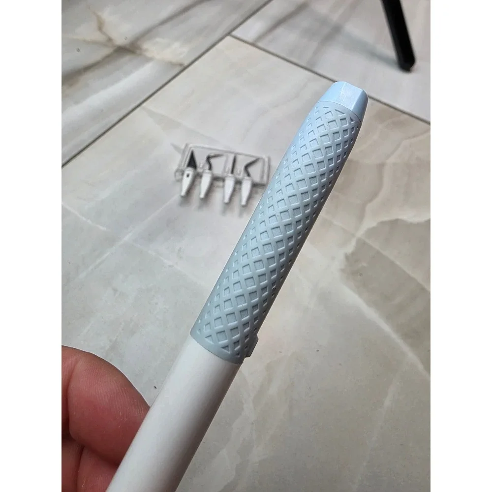Cricut TrueControl Weeding Tool Kit Blue White Handle 4 Interchangeable Tips W3